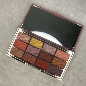 Eyeshadow palette